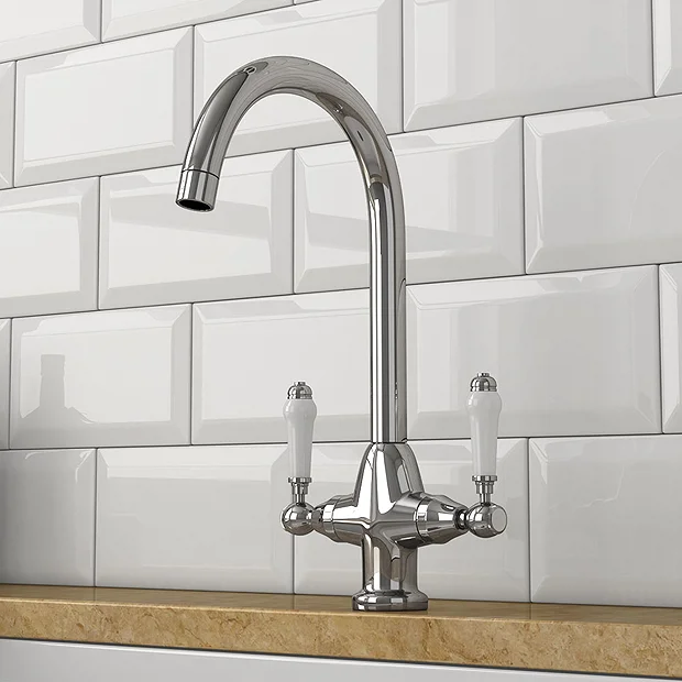 Dual-Lever Traditional Kitchen Tap 1 Dual-Lever Traditional Kitchen Tap