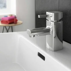 Neo Modern Basin Tap -Modern Bath Shop neo001detail6